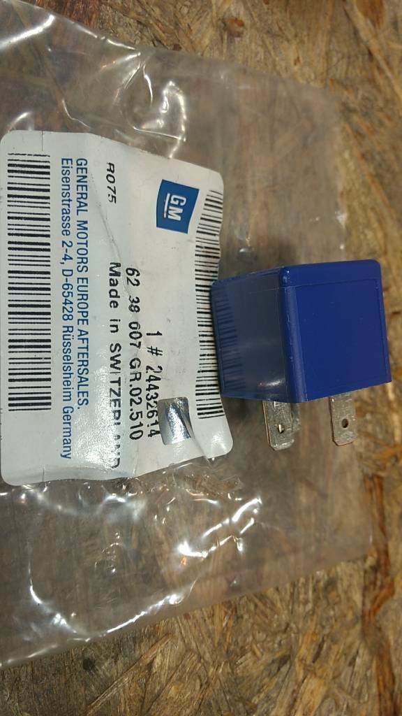 Original GM Opel Astra G Zafira A Relais heizbare Heckscheibe NEU