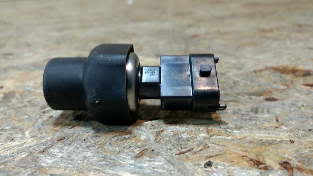 Original GM Opel Zafira B Vectra C Kraftstoffsensor NEU