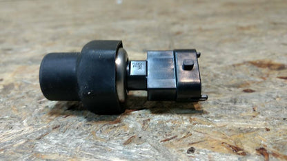 Original GM Opel Zafira B Vectra C Kraftstoffsensor NEU