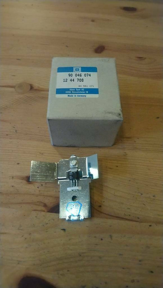 Monza Senator A Spannungsstabilisator original GM Opel NEU