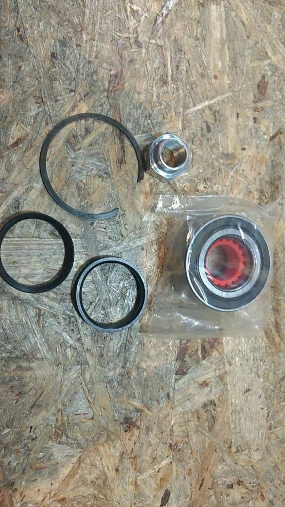 Original QH Radlager-Satz Fiat Ritmo 1 / 2 Lacia Delta HF  Int. NEU