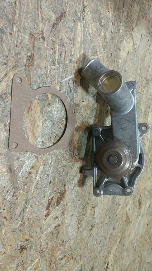 Original QH Wasserpumpe Ford Fiesta, Escort NEU