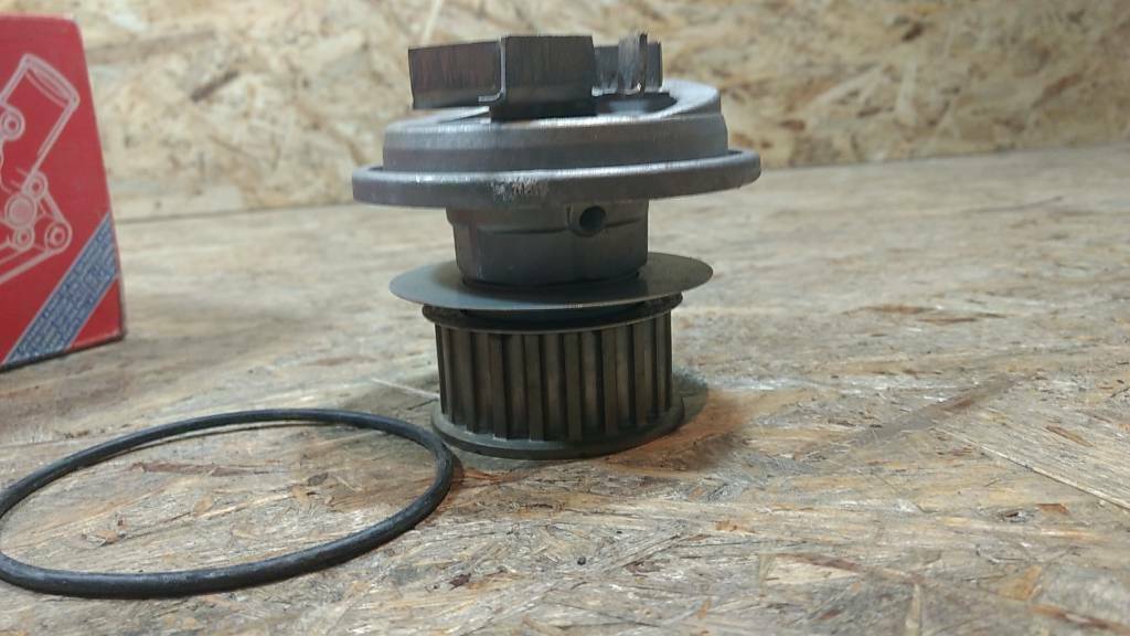 Original QH Wasserpumpe Opel Astra Calibra NEU