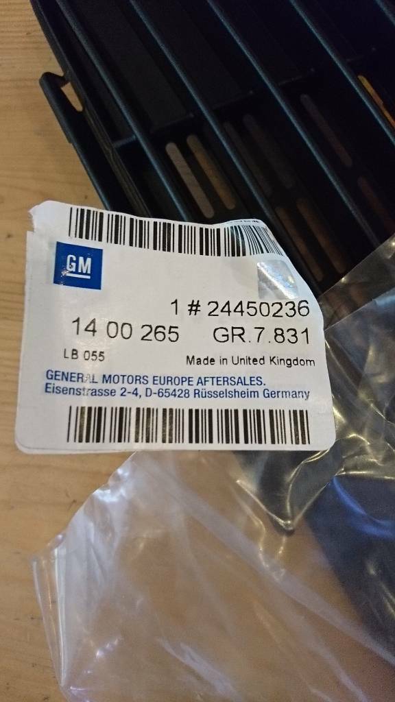 Vectra C Lüftungsgitter Stoßstange vorne links neu original GM
