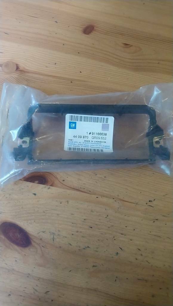 Vivaro Radioschacht Radioumrandung neu Original gm