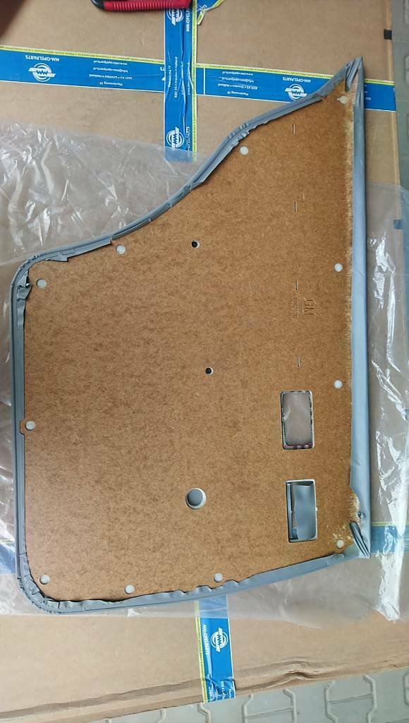 Opel kadett club caravan Türverkleidung neu Original gm 90258732