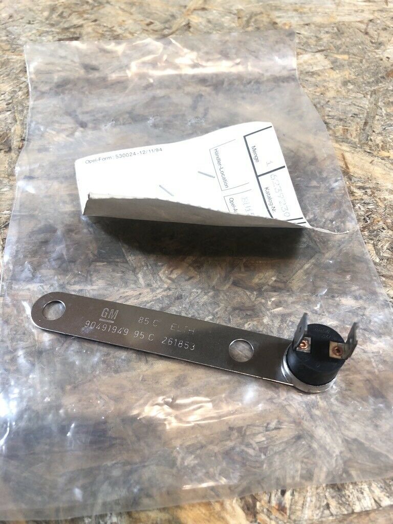 Original GM Opel Omega B Temperatursensor Motorsteuergerät *NEU*
