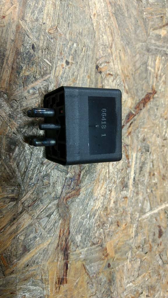 Original Mercedes Benz ABS-Relais 12V 50A NEU