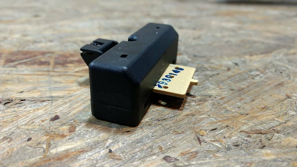 Original GM Opel Astra F Wegstreckenfrequenz-Geber NEU