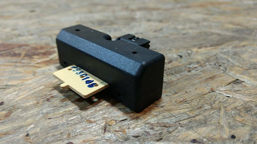 Original GM Opel Astra F Wegstreckenfrequenz-Geber NEU