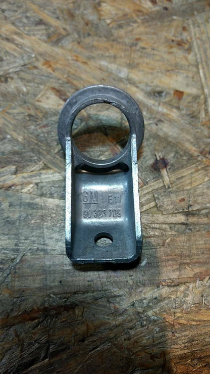 Original GM Opel Astra F Halter links Kühler an Front oben NEU