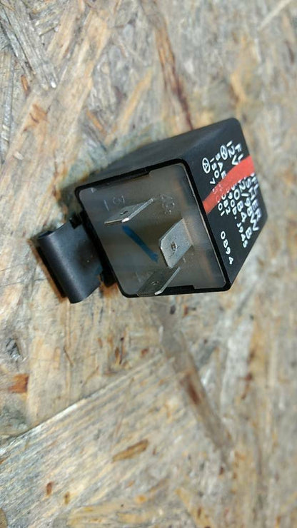 Original GM Opel Frontera A Relais Blinkergeber Blinker NEU