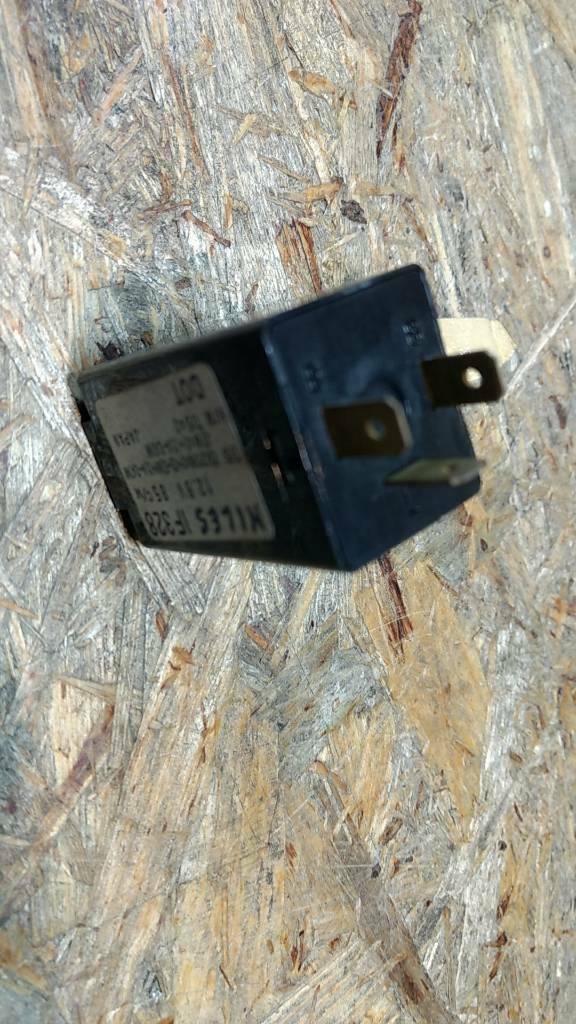 Original GM Opel Campo Monterey Relais Blinker Blinkergeber NEU