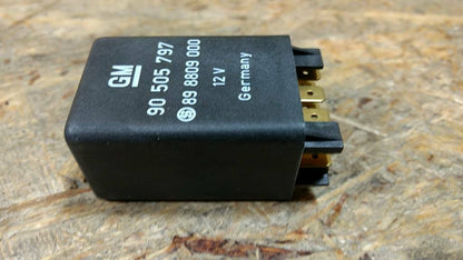 Original GM Opel Vectra B Abblendlicht Relais NEU