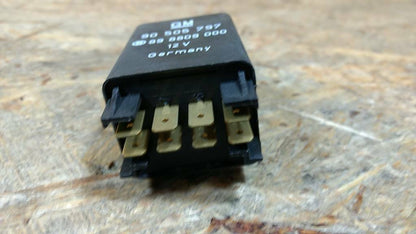 Original GM Opel Vectra B Abblendlicht Relais NEU
