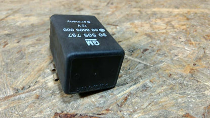 Original GM Opel Vectra B Abblendlicht Relais NEU