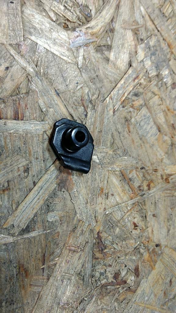 Original GM Opel Agila A Befestigungsclip Heckverkleidung NEU