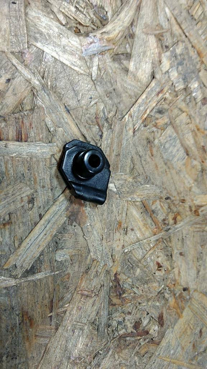 Original GM Opel Agila A Befestigungsclip Heckverkleidung NEU