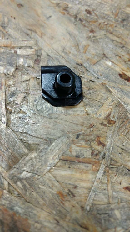 Original GM Opel Agila A Befestigungsclip Heckverkleidung NEU
