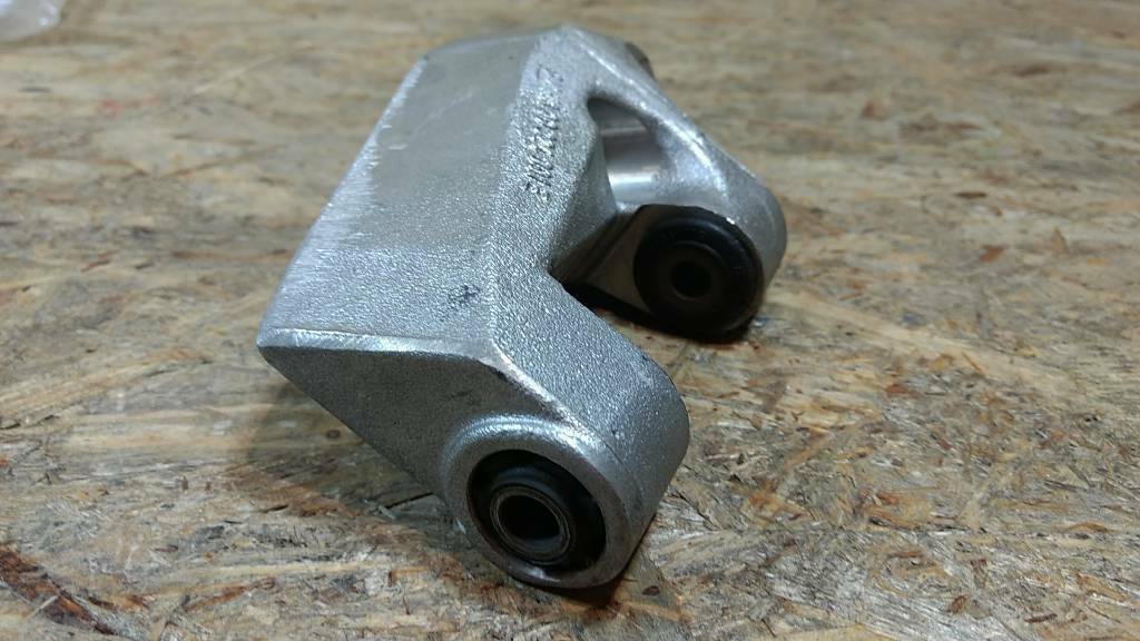 Original GM Opel Halter Lichtmaschine Omega A NEU