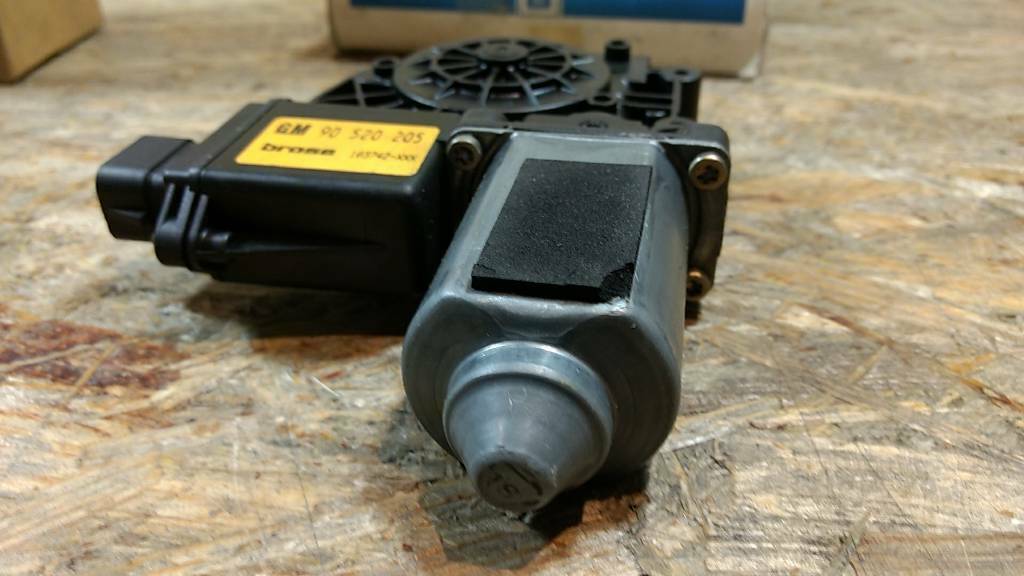 Original GM Opel Astra F Fensterhebermotor Türe vorne links NEU