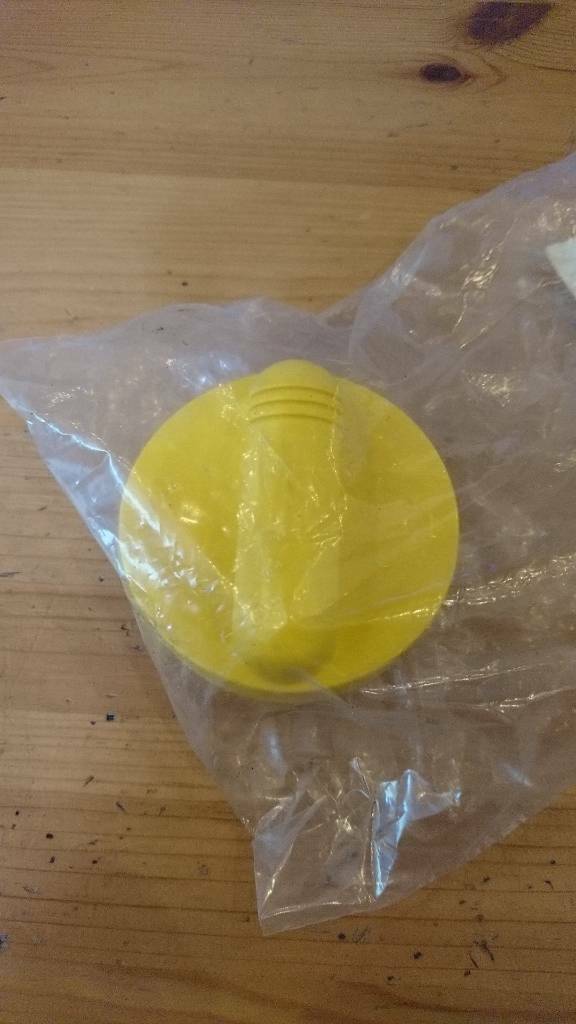 Opel Movano Öldeckel Öleinfüllstutzen neu original GM