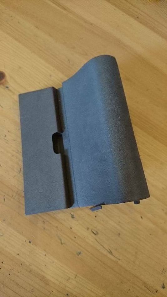 Omega A Caravan Abdeckkappe Abschleppöse Stoßstange hinten Neu GM