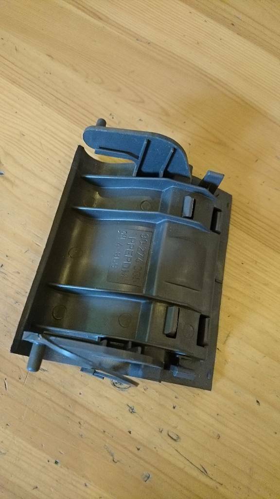 Omega A Caravan Abdeckkappe Abschleppöse Stoßstange hinten Neu GM