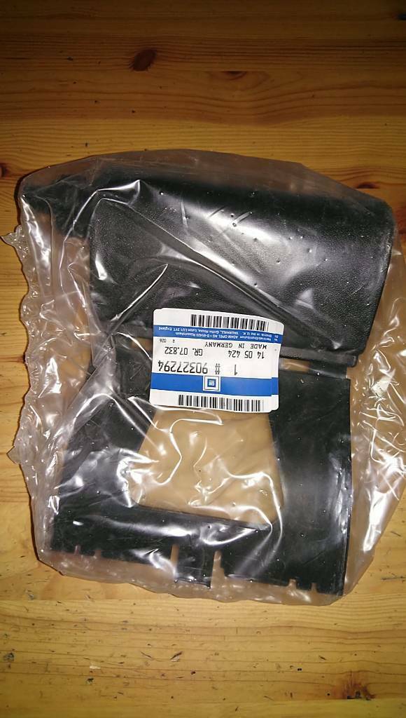 Omega A Caravan Abschlepphackenabdeckung neu Original gm