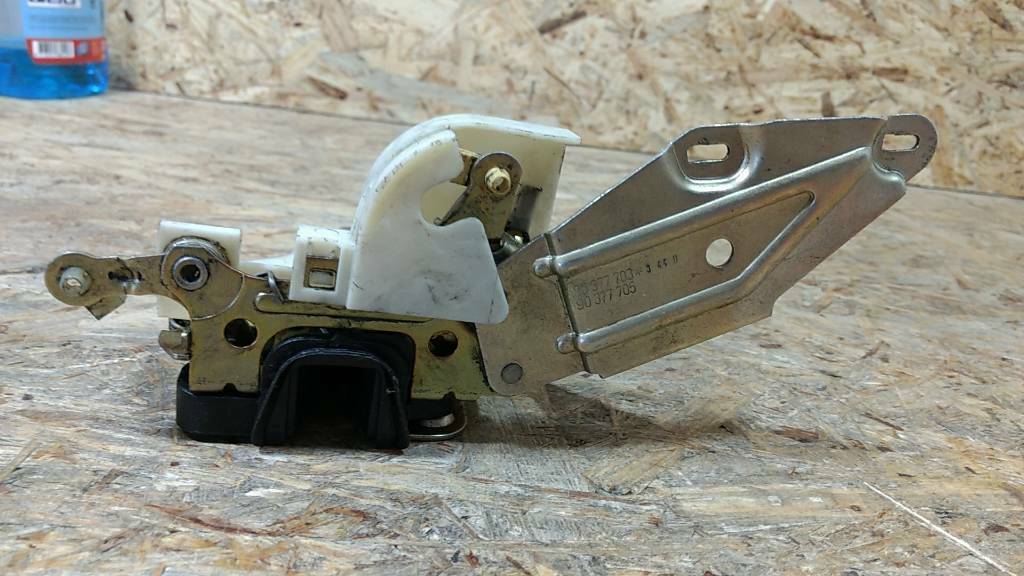 Original GM Opel Vectra A Türschloss vorne links NEU