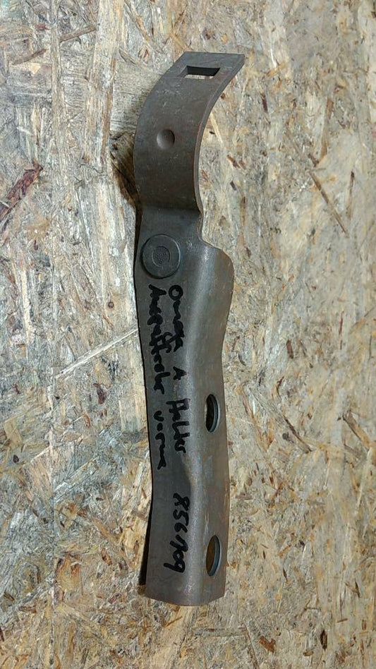 Original GM Opel Omega A Halter Auspuffrohr vorne NEU