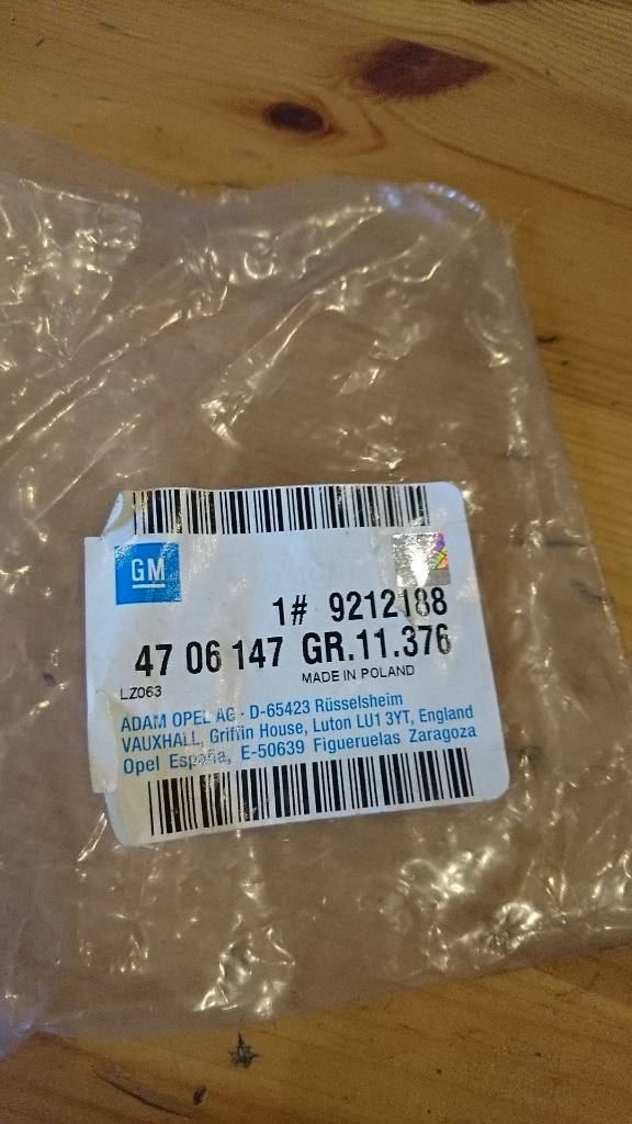 Agila A Hülse Kopfstütze vorne neu original GM