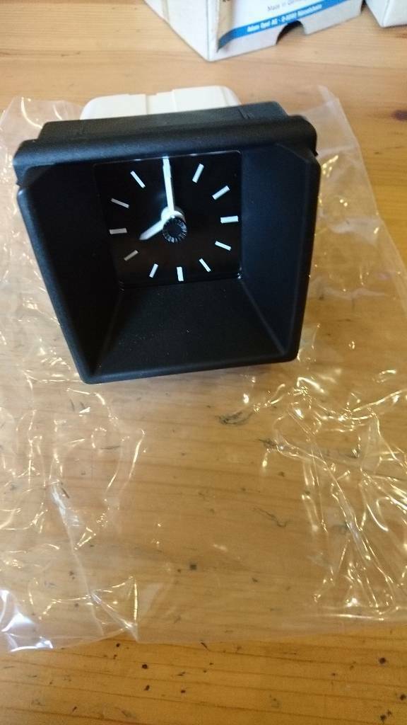 Corsa A Analog Uhr Neu Original GM