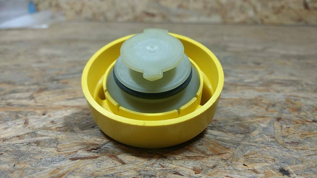 Opel Movano Öldeckel Öleinfüllstutzen neu original GM