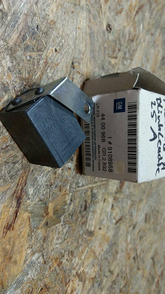 Original GM Opel Movano A Relais Blinkerleuchte 25A NEU