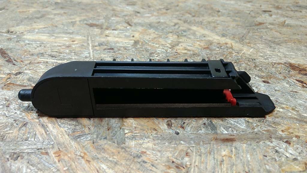 Original GM Opel Omega B Magazin Abdeckung Laderaum NEU