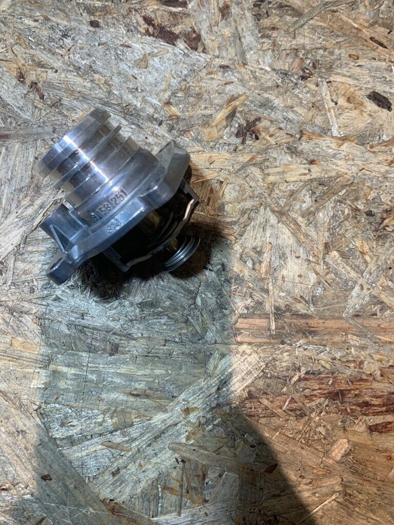 Original GM Opel Agila A 1.0 12V Thermostat Neu