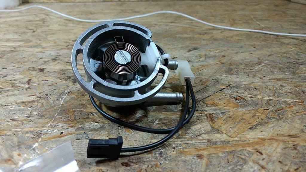 Original GM Opel Vectra Starterdeckel Vergaser Pierburg NEU