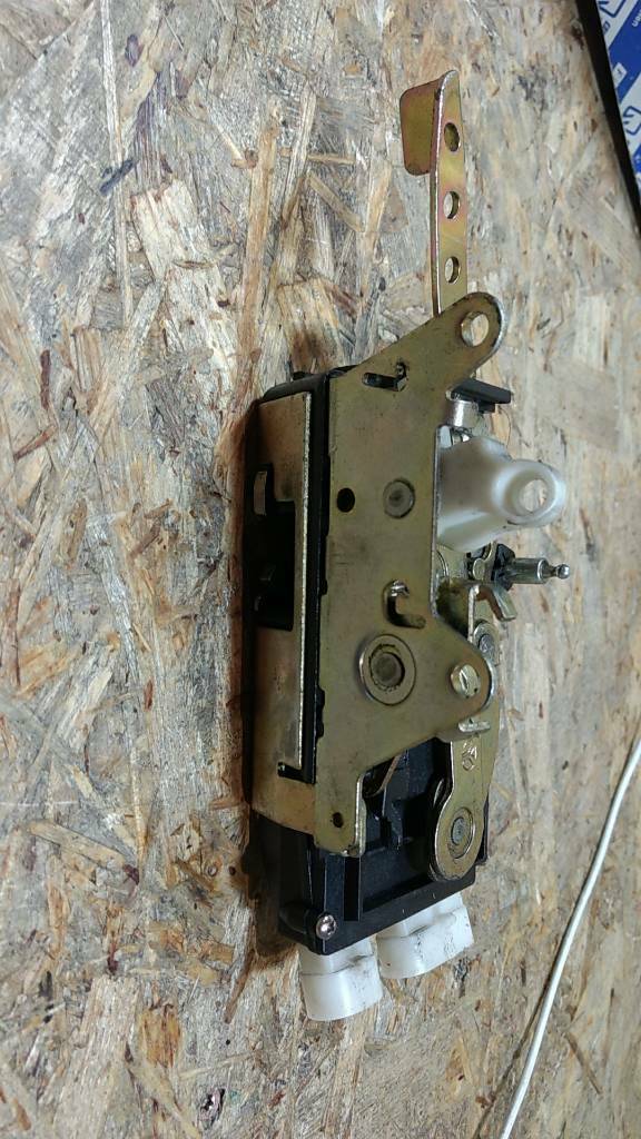 Original Fiat Lancia Schloss v.l Z.V Fiat Tempra NEU