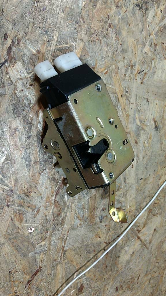 Original Fiat Lancia Schloss v.l Z.V Fiat Tempra NEU