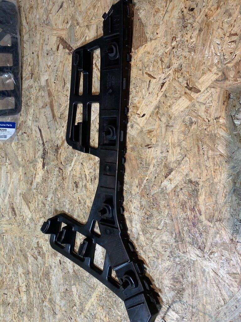 Original Hyundai Stoßstangenhalter Hinten I30 *NEU*