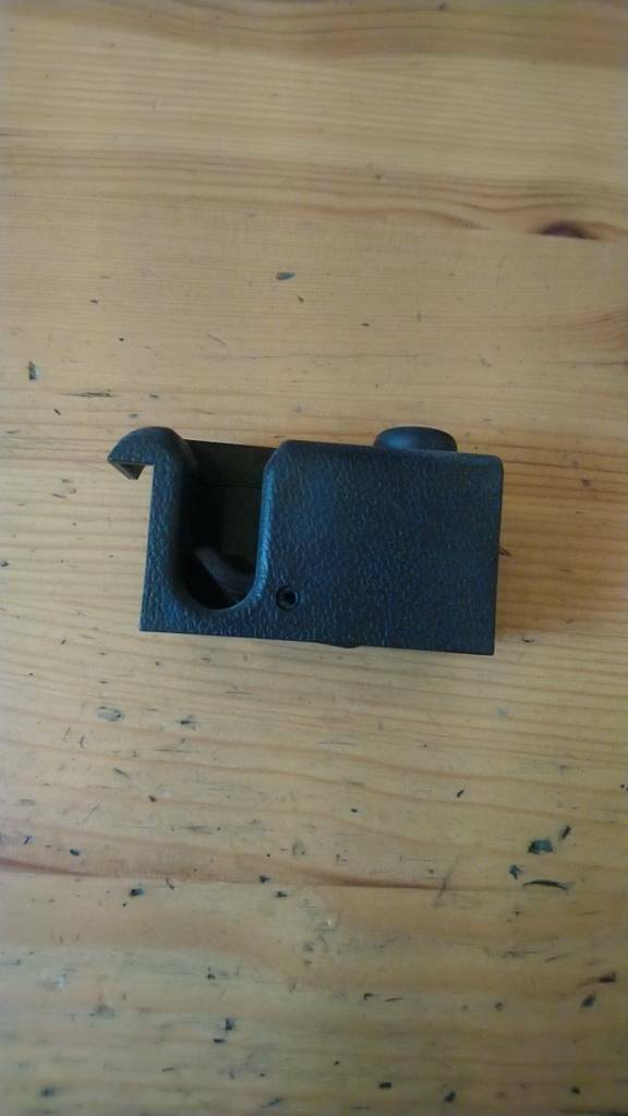 Kadett E Hutablage Halter neu Original GM