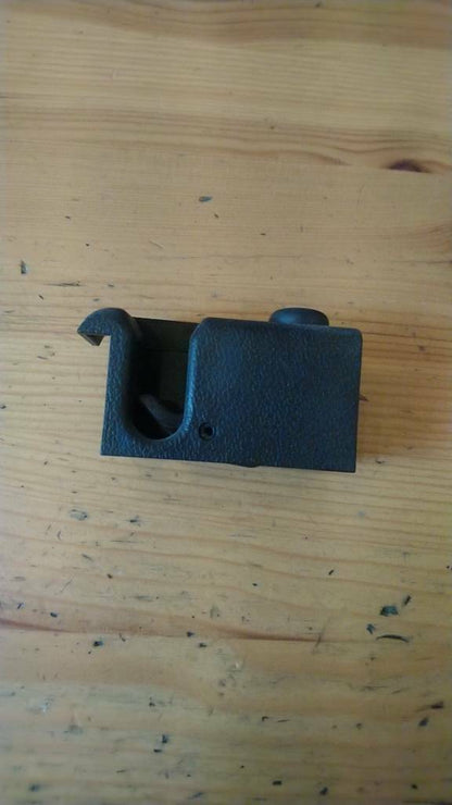 Kadett E Hutablage Halter neu Original GM
