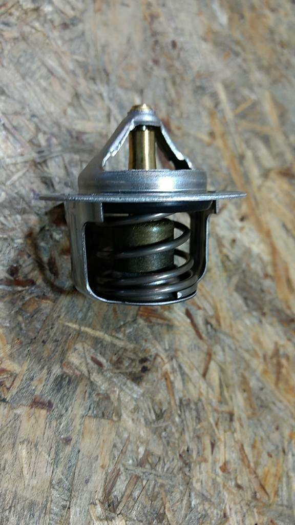 Original GM Opel Corsa B 1.7 D Thermostat NEU