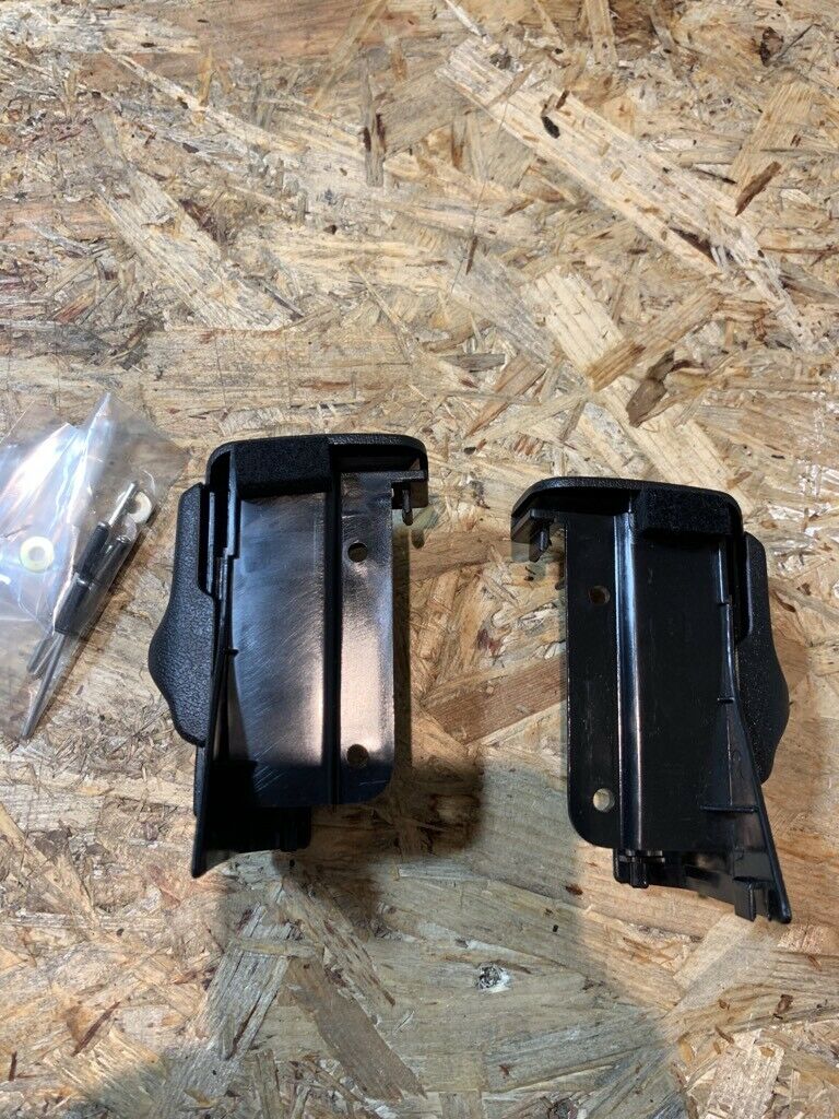 Original GM Opel Abdeckung Laderaum Endstück Hinten LR Omega A
