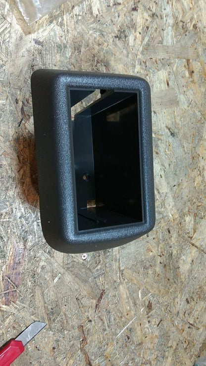 Original GM Opel Omega A Kassettenbox Konsole NEU