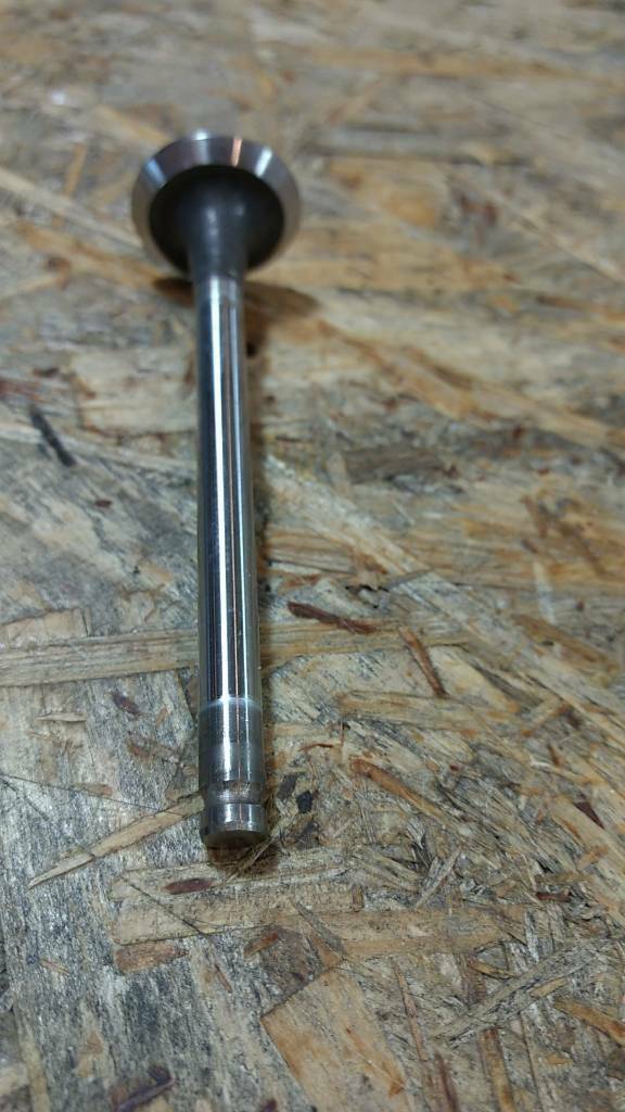 Original GM Opel Auslassventil Kadett C Ascona B 1.0 / 1.2 NEU
