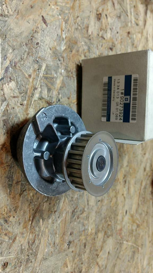 Original GM Opel Wasserpumpe Rekord E Manta B uvm NEU