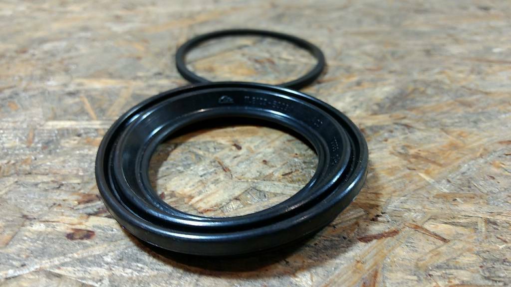 Original GM Opel Dichtung Bremssattel vorne Omega A Senator B NEU