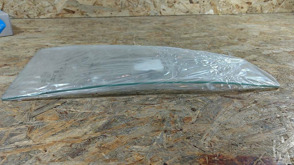 Original GM Opel Astra F Caravan Scheibe hinten links NEU